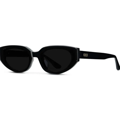 Modern Cat-Eye Sunglasses with Flat Lens – Chic Shades for Women